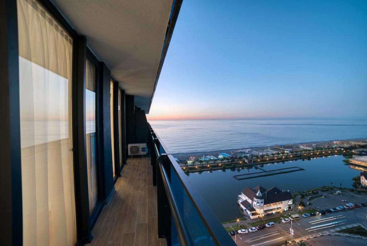 Orbi City Batumi Esterno foto